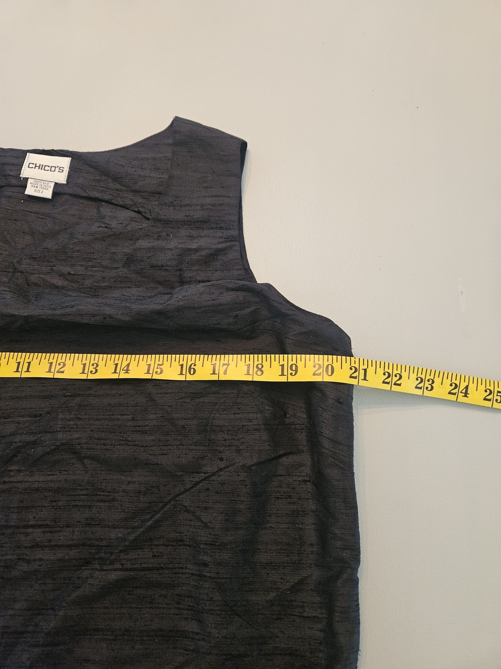 NWOT Chico's 100% Silk Black Sleeveless Scoop Neck Women's Top - Picture 7 of 8
